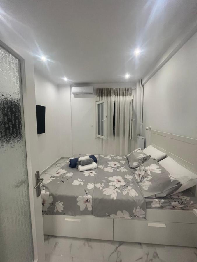 White Apartment Athens Exterior photo