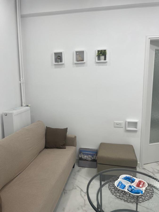 White Apartment Athens Exterior photo