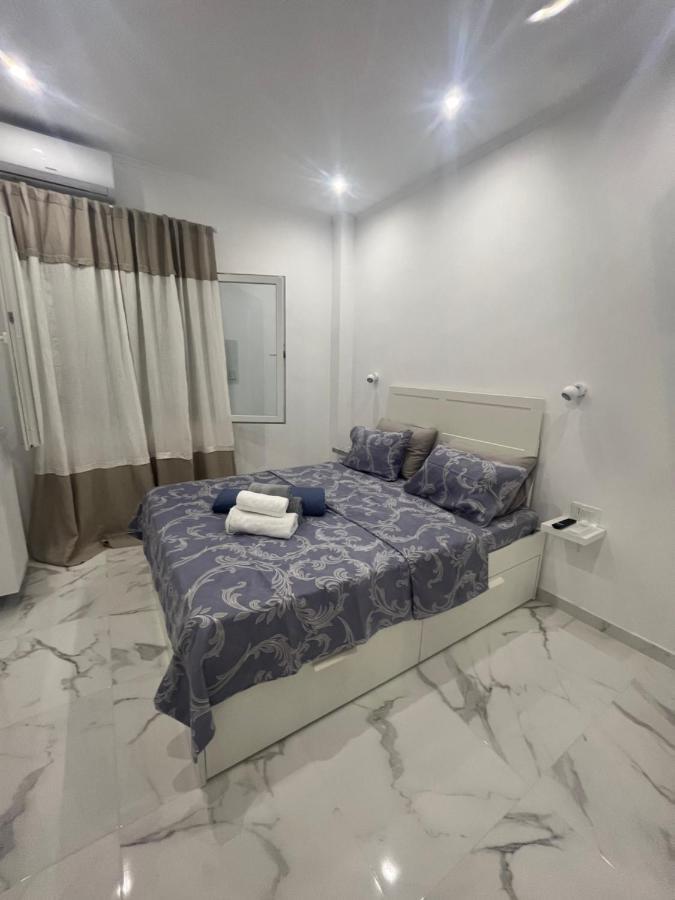 White Apartment Athens Exterior photo